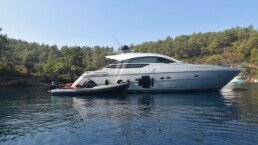 Pershing 64' - CMM YACHT SERVICE