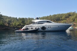 Pershing 64' - CMM YACHT SERVICE